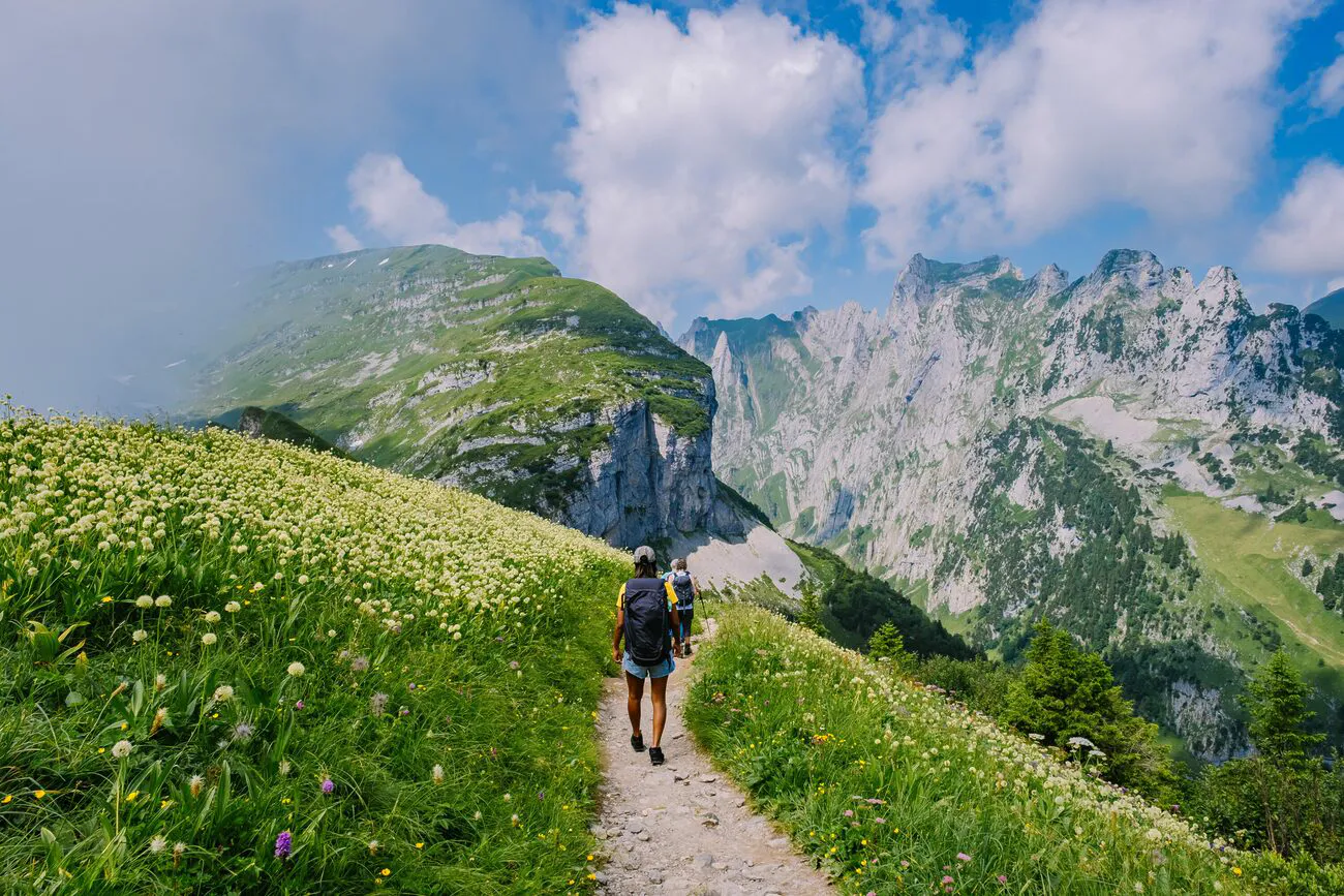 Impression aus der Schweizer Natur – Outdoor Explorer: Hochwertige Outdoor-Produkte für Wandern, Camping und Abenteuer.
