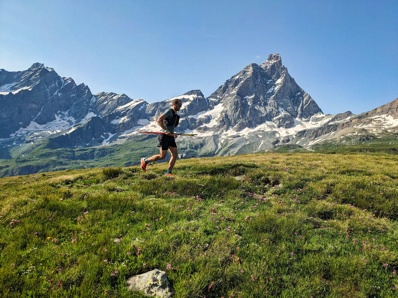 Impression aus der Schweizer Natur – Outdoor Explorer: Hochwertige Outdoor-Produkte für Wandern, Camping und Abenteuer.